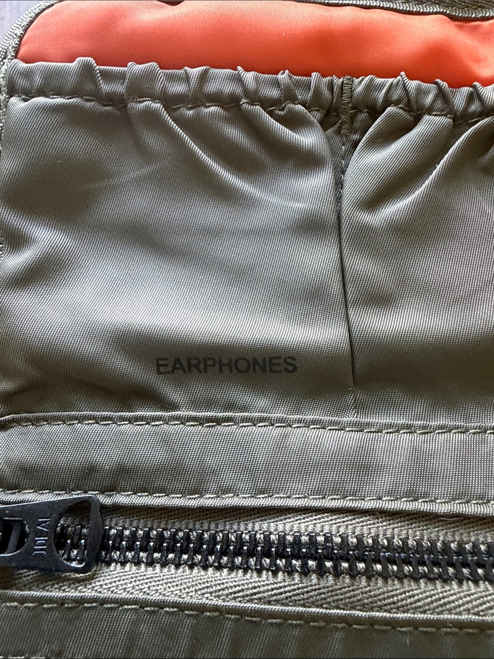 J Crew Wallet Passport Accessory Snap - Picture 3 of 16
